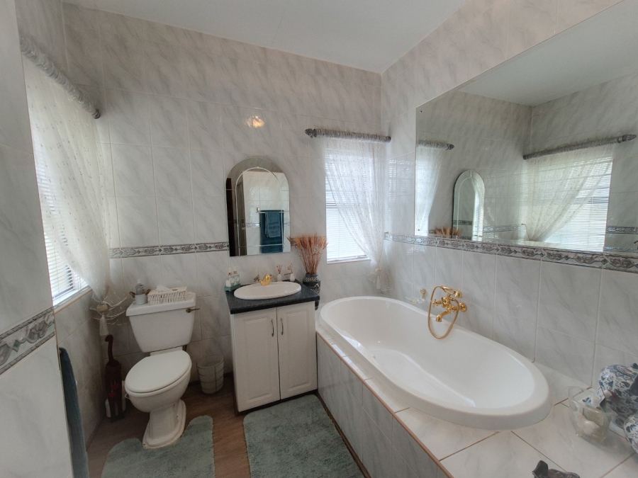4 Bedroom Property for Sale in Maraldi Estate Free State